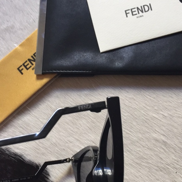 Fendi 🍂🍁 - Picture 5 of 7